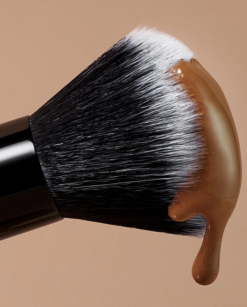 Black Foundation Brush - Image 3